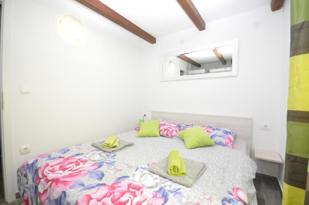 New Lux Apartman Kala Poreč Exterior foto